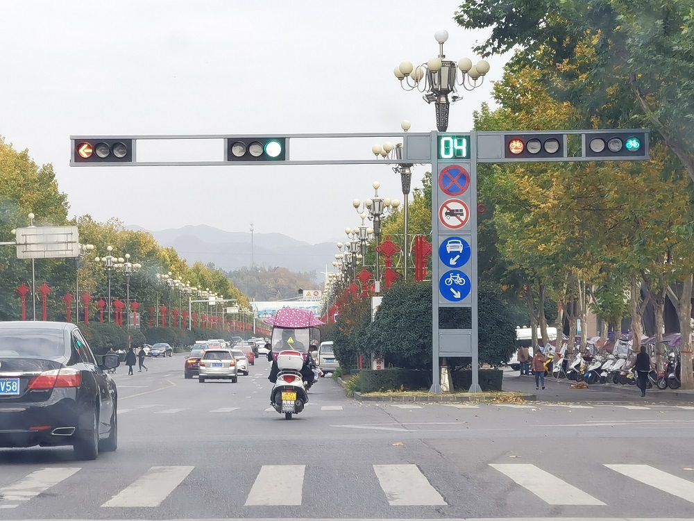 一体化信号灯杆